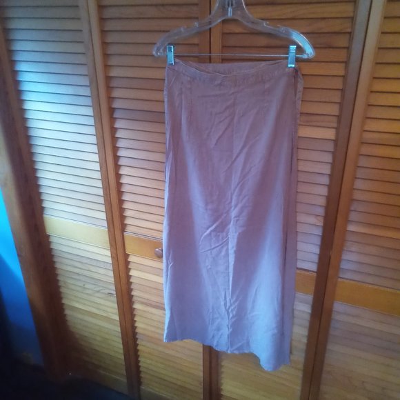 Wrap around skirt - Picture 2 of 4